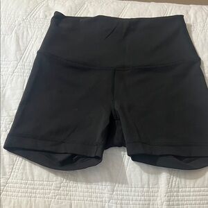 Lululemon Wunder Under black shorts size 4 with 4” inseam